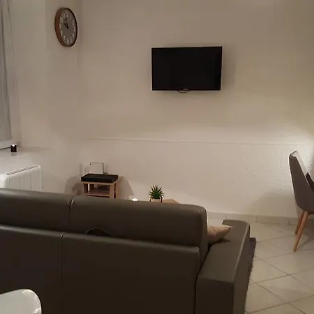 Charmant Studio Proche Centre Apartamento Reims