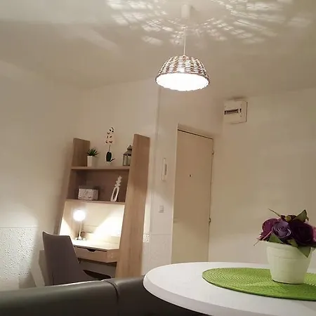 Charmant Studio Proche Centre Apartamento Reims